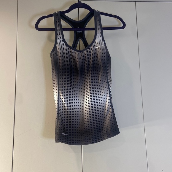 Nike built in bra tank top, razorback. - Picture 1 of 7